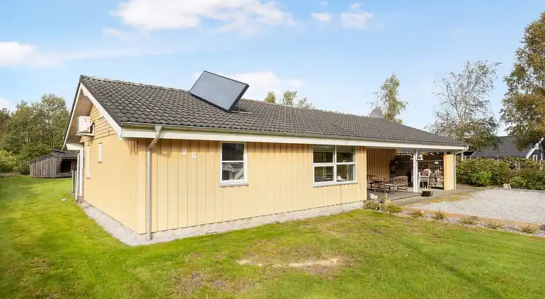 Dejligt nyere sommerhus i Hals tæt på stranden