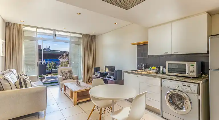 De Waterkant Studio Apartment, fully furnished and equipped