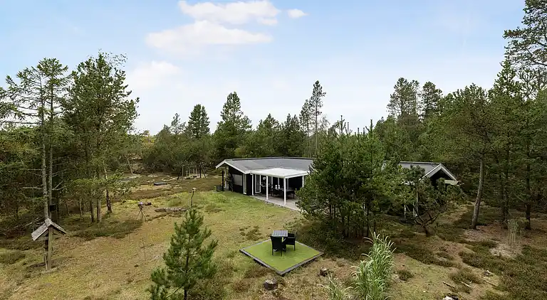 Skønt sommerhus med idyllisk skovbeliggenhed