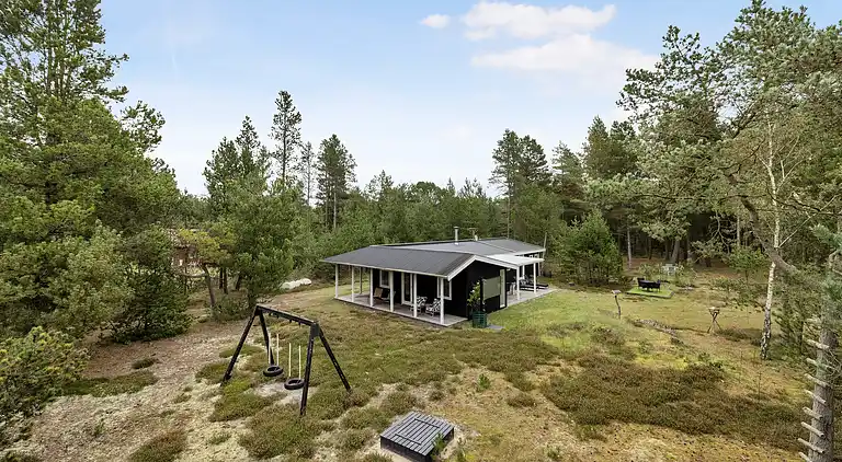 Skønt sommerhus med idyllisk skovbeliggenhed