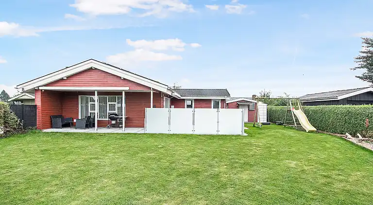 Skønt sommerhus i rolige omgivelser nær stranden