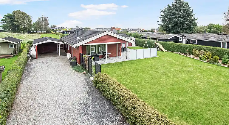 Skønt sommerhus i rolige omgivelser nær stranden
