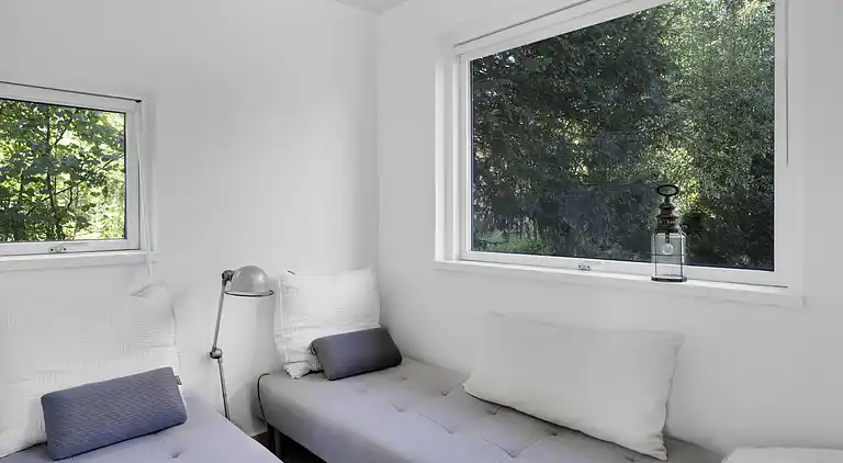 Mysig sommarstuga i Vejby med 900 m till stranden