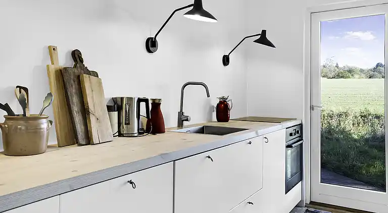 Mysig sommarstuga i Vejby med 900 m till stranden