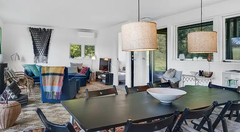 Mysig sommarstuga i Vejby med 900 m till stranden