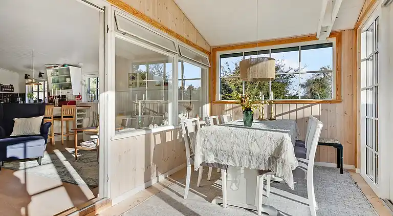 Dejligt sommerhus i Hals med 250 m til stranden