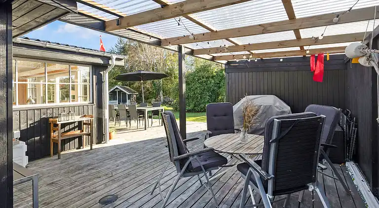 Dejligt sommerhus i Hals med 250 m til stranden