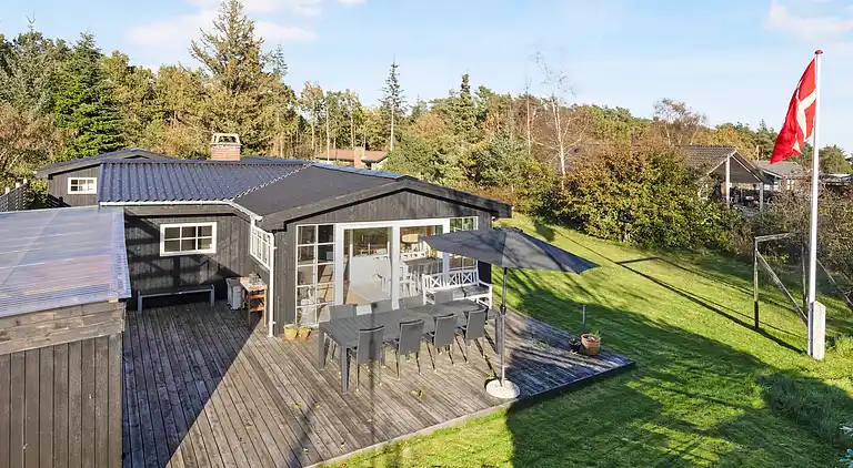 Dejligt sommerhus i Hals med 250 m til stranden