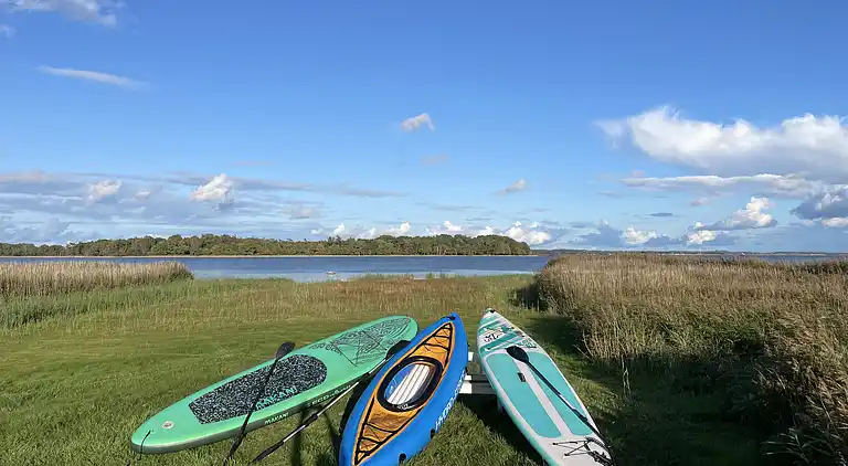 Einsig artiges Landhaus am Wasser