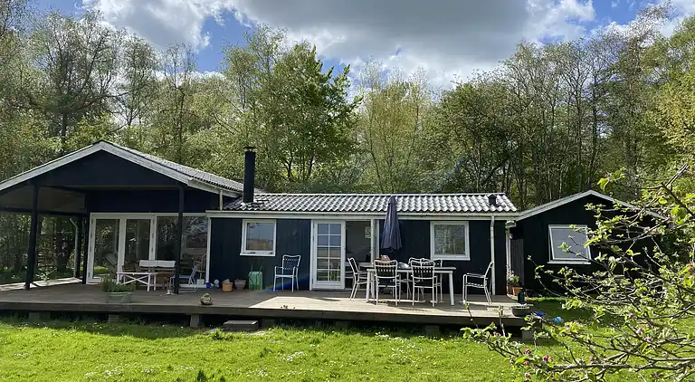 Einsig artiges Landhaus am Wasser