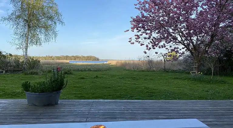 Einsig artiges Landhaus am Wasser