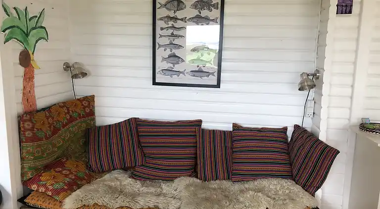 Einsig artiges Landhaus am Wasser