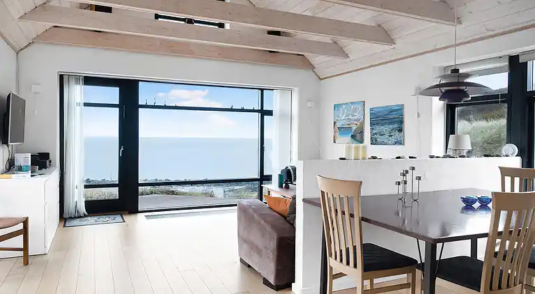 Ferienhaus mit Panoramablick zum Strand