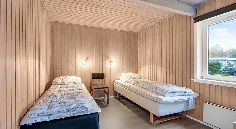 Hyggeligt, ældre sommerhuset med 600 m til strand