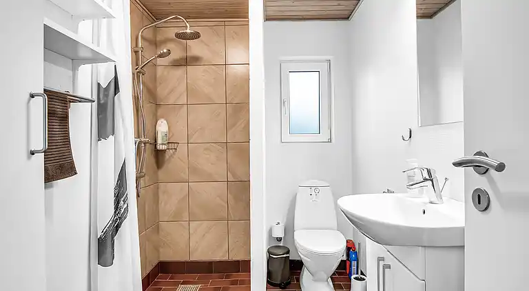 Hyggeligt, ældre sommerhuset med 600 m til strand