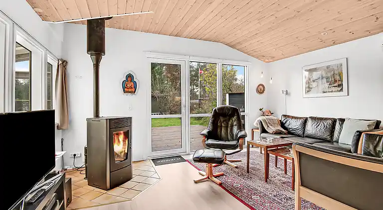 Hyggeligt, ældre sommerhuset med 600 m til strand