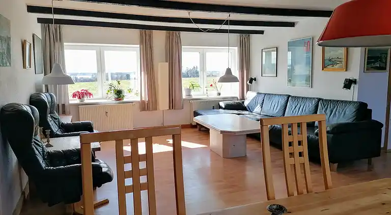 Große Ferienwohnung mit Meerblick in Strandnähe