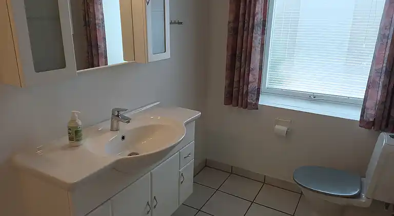 Große Ferienwohnung mit Meerblick in Strandnähe