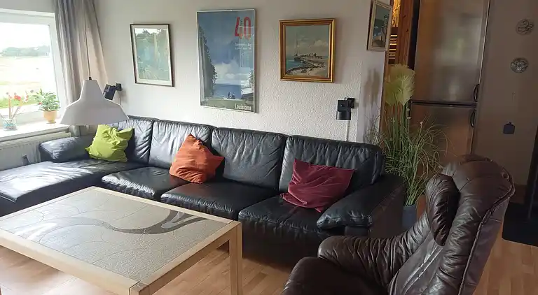 Große Ferienwohnung mit Meerblick in Strandnähe