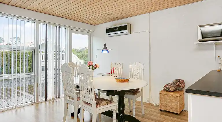 Ny renoveret sommerhus  inkl. rengøring og linned