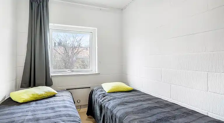 Sommerhus nær vand, skov og Møns Klint