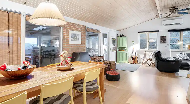 Skønt beliggende sommerhus i Dronningmølle