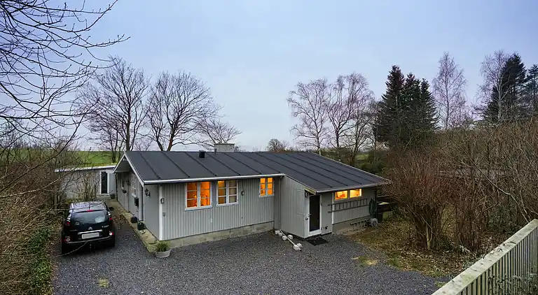 Skønt beliggende sommerhus i Dronningmølle
