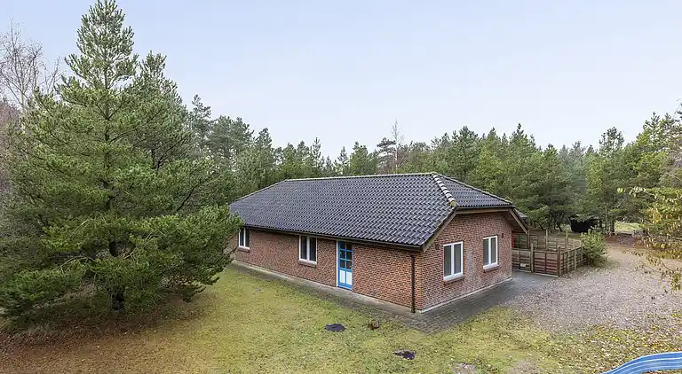 Stort Sommerhus i rolige natur skønne omgivelser