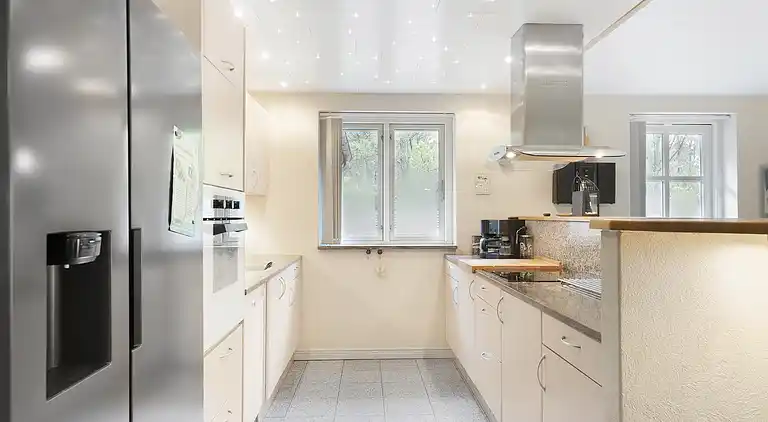 Stort Sommerhus i rolige natur skønne omgivelser