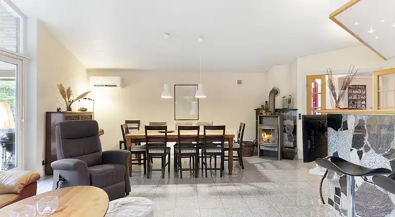 Stort Sommerhus i rolige natur skønne omgivelser