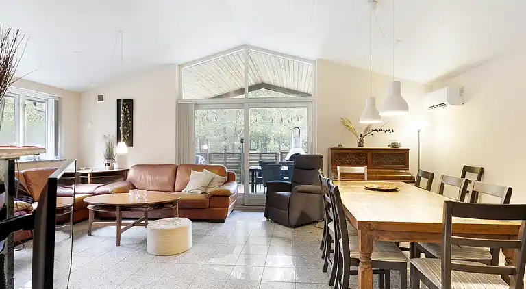 Stort Sommerhus i rolige natur skønne omgivelser