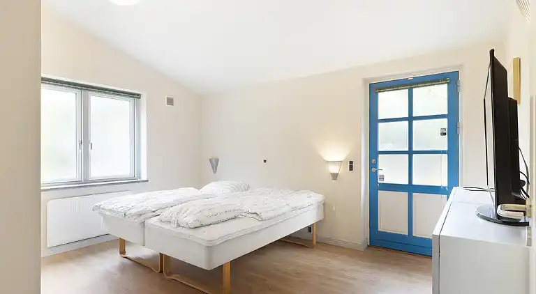 Stort Sommerhus i rolige natur skønne omgivelser