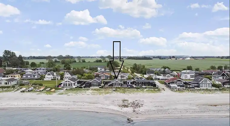 1. række med panoramaudsigt over Tørresø Strand