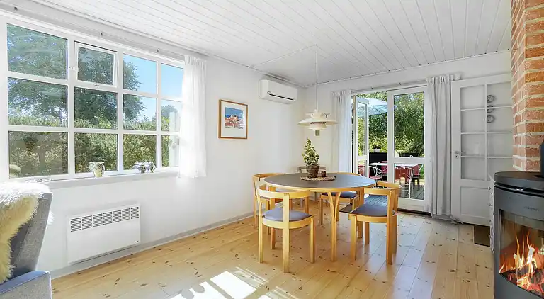 Charmerende sommerhus tæt på strand