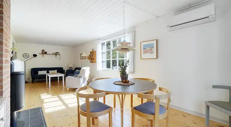 Charmerende sommerhus tæt på strand