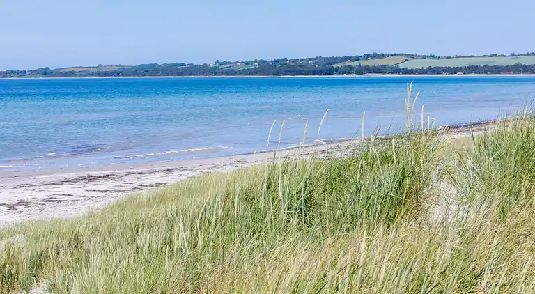 Sommerhus i idylliske kystområde