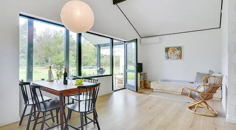 Sommerhus i idylliske kystområde