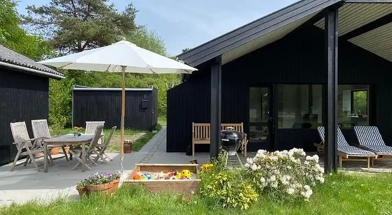 Sommerhus i idylliske kystområde