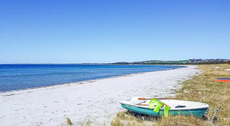 Sommerhus i idylliske kystområde
