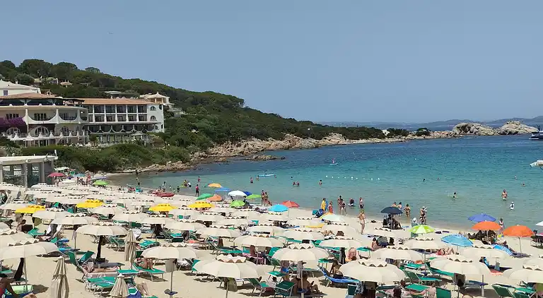 Strandwohnung Baja Sardinia - Vermietet vom 8. August 2026