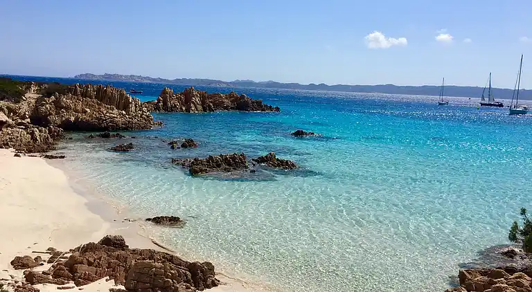 Strandwohnung Baja Sardinia - Vermietet vom 25. Juli 2026