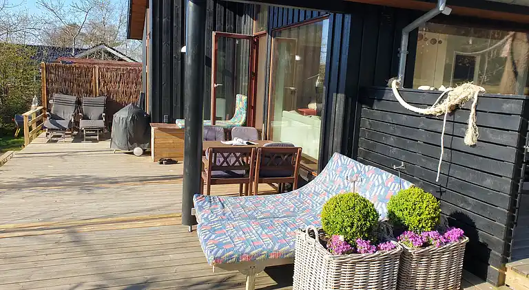 Lækkert sommerhus med shelter og natur