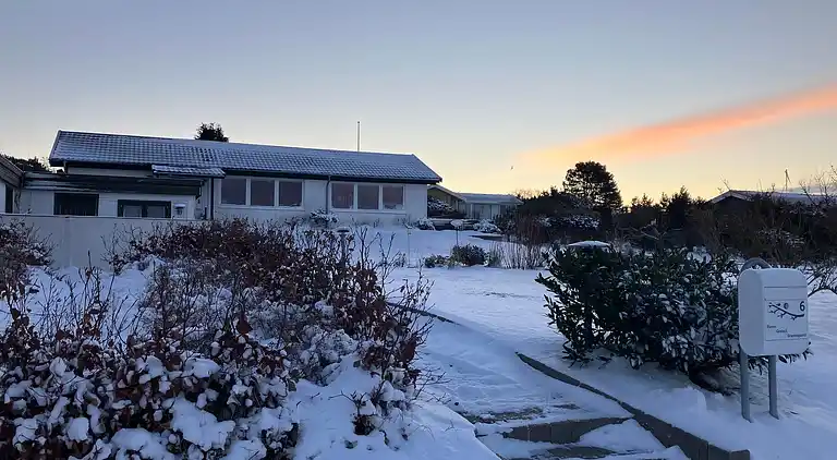 Hyggeligt sommerhus med fantastisk udsigt!