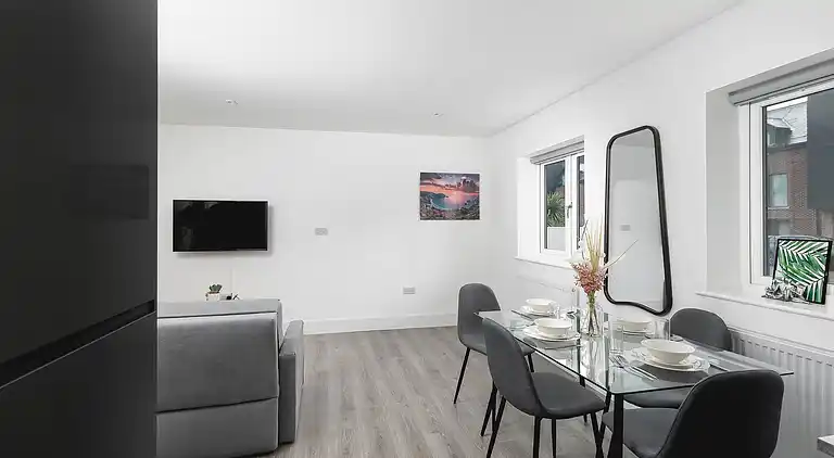 Skyvillion -vineyard Court- Enfield 1-bed Wgarden