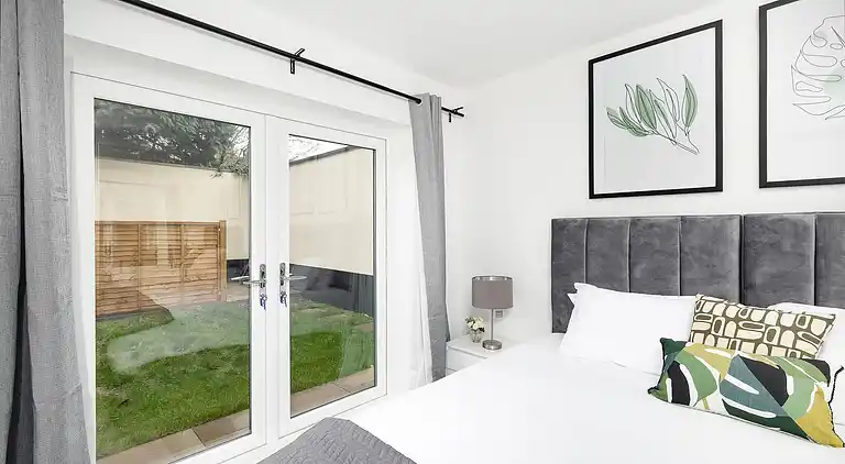 Skyvillion -vineyard Court- Enfield 1-bed Wgarden