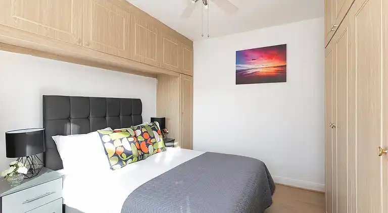 Skyvillion - Enfield 4bed House W garden & Parking