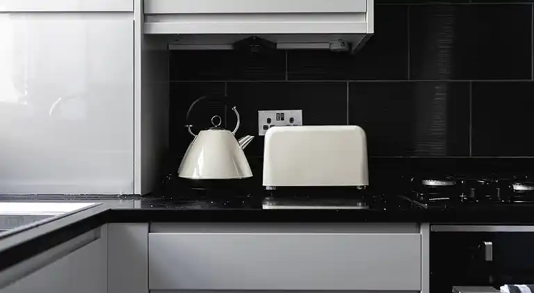 Skyvillion - Enfield 4bed House W garden & Parking