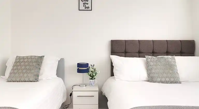 Skyvillion - Valley Way - 3bed House In Stevenage