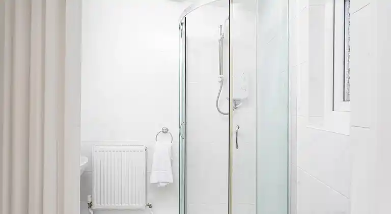 Skyvillion - Enfield 4bed House W garden & Parking