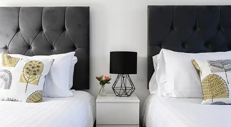 Skyvillion - Enfield 4bed House W garden & Parking